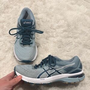 ASICS Women's GT-2000 9 running shoes in Blue athletic sneakers Size 9
